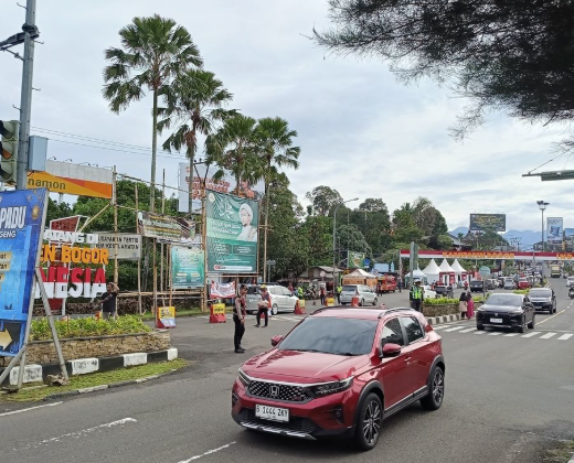 Ramainya Jalur Akses ke Puncak Menjelang Nataru