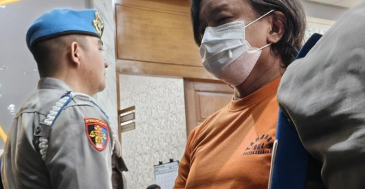 Lansia Bandung Hindari Tembakan Pria Berjaket Ojol