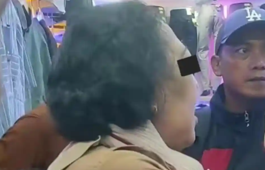 Seorang Nenek-nenek Melakukan Pencurian di Tanah Abang