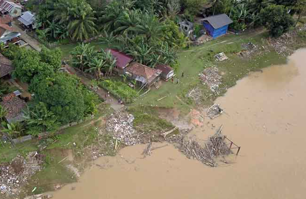 Abrasi Sungai Batanghari Diduga Akan Mengancam Pemukiman