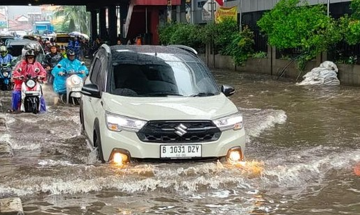 Banjir di Depan Pasar Cipulir Melambat Usai Banjir