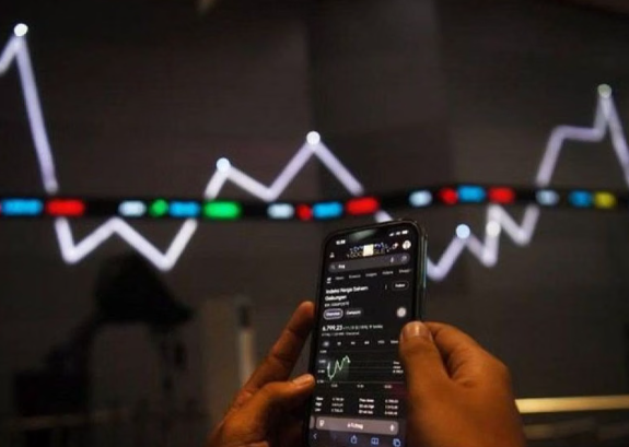 IHSG Fluktuatif, Sektor Keuangan Tertekan 9 Feb